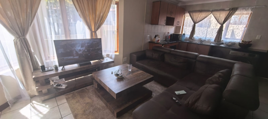To Let 2 Bedroom Property for Rent in Kyalami Hills Gauteng
