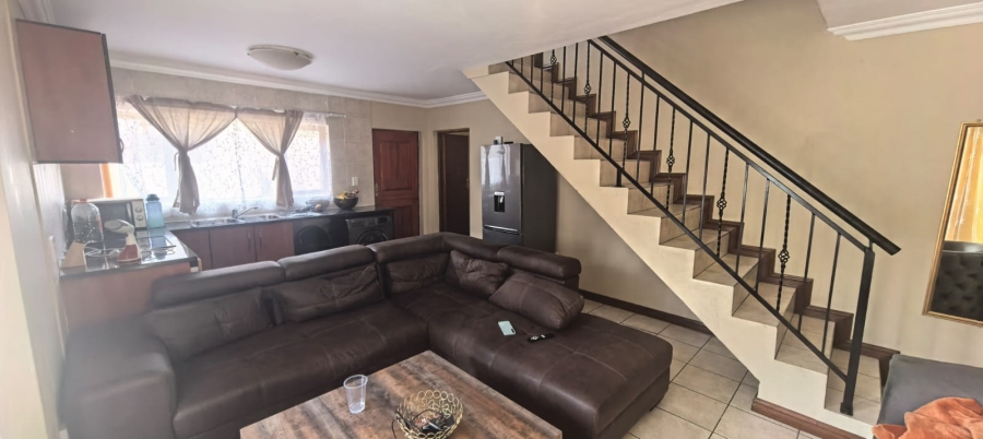 To Let 2 Bedroom Property for Rent in Kyalami Hills Gauteng