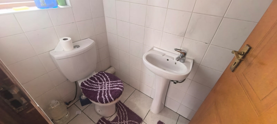 To Let 2 Bedroom Property for Rent in Kyalami Hills Gauteng