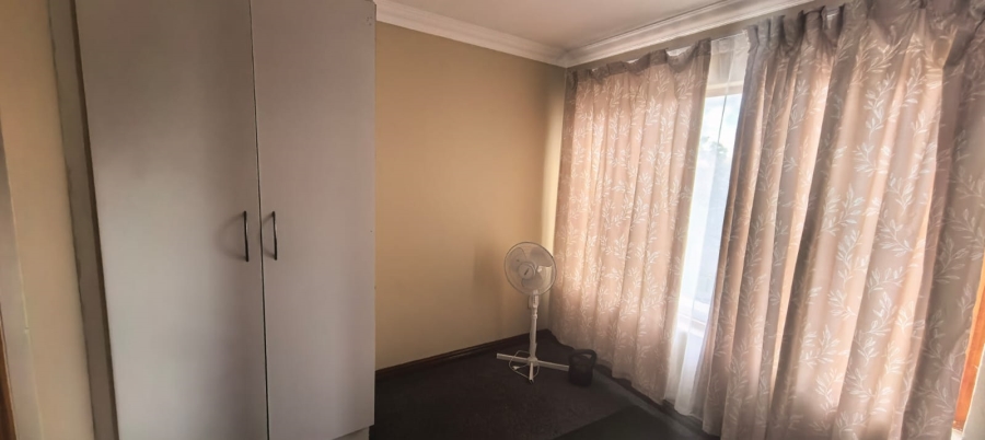 To Let 2 Bedroom Property for Rent in Kyalami Hills Gauteng