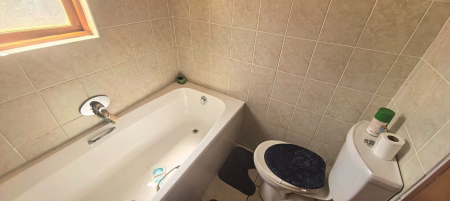 To Let 2 Bedroom Property for Rent in Kyalami Hills Gauteng