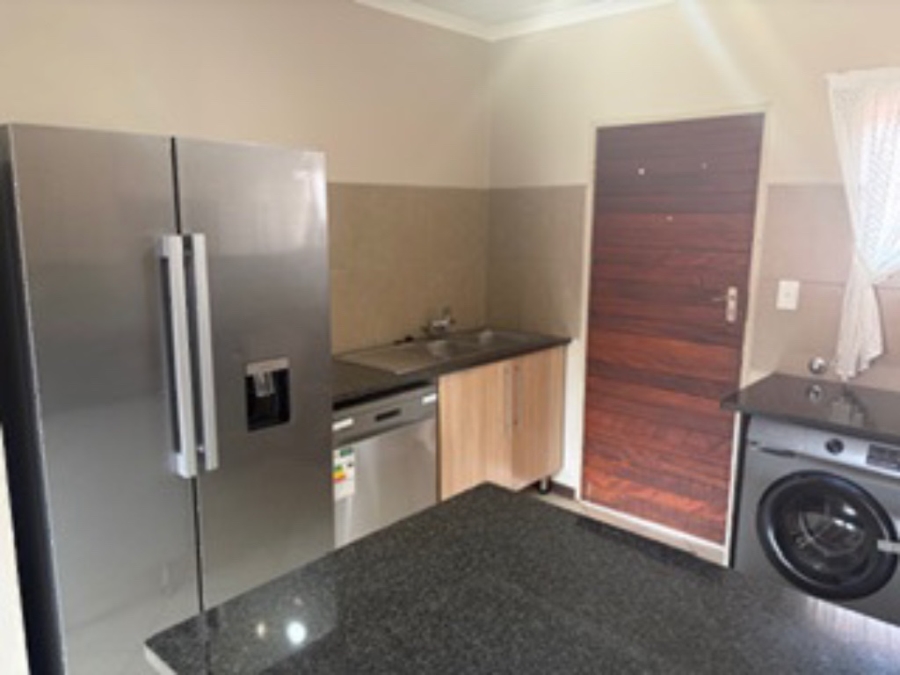 2 Bedroom Property for Sale in Noordwyk Gauteng