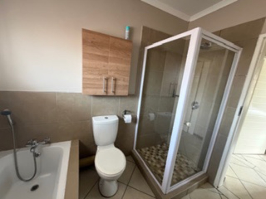 2 Bedroom Property for Sale in Noordwyk Gauteng