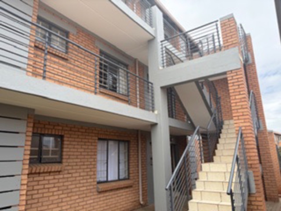 2 Bedroom Property for Sale in Noordwyk Gauteng