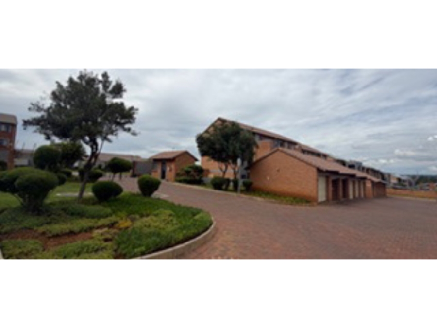 2 Bedroom Property for Sale in Noordwyk Gauteng