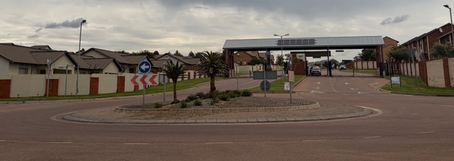 2 Bedroom Property for Sale in Noordwyk Gauteng