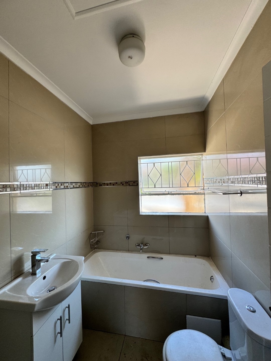 To Let 2 Bedroom Property for Rent in Vorna Valley Gauteng