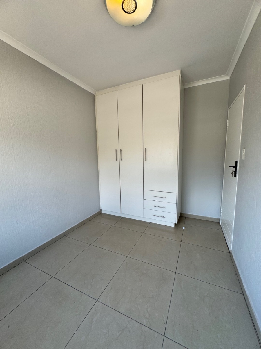 To Let 2 Bedroom Property for Rent in Vorna Valley Gauteng