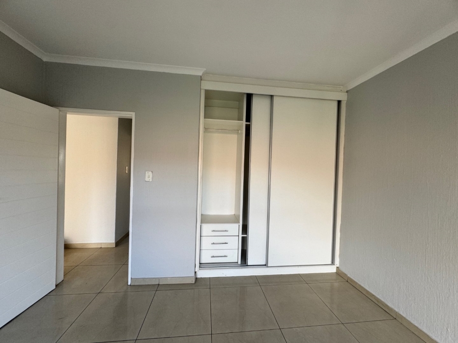 To Let 2 Bedroom Property for Rent in Vorna Valley Gauteng
