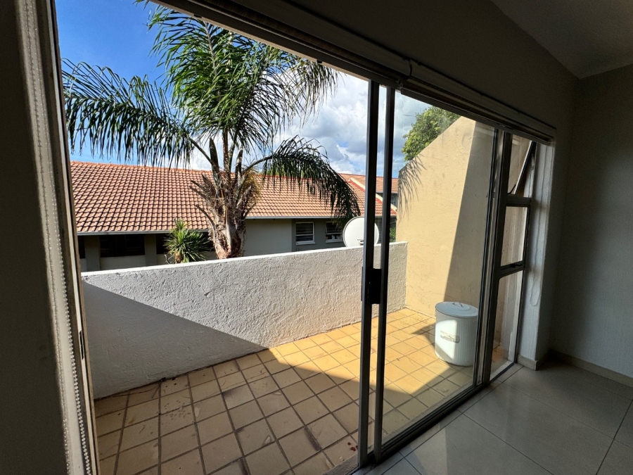 To Let 2 Bedroom Property for Rent in Vorna Valley Gauteng