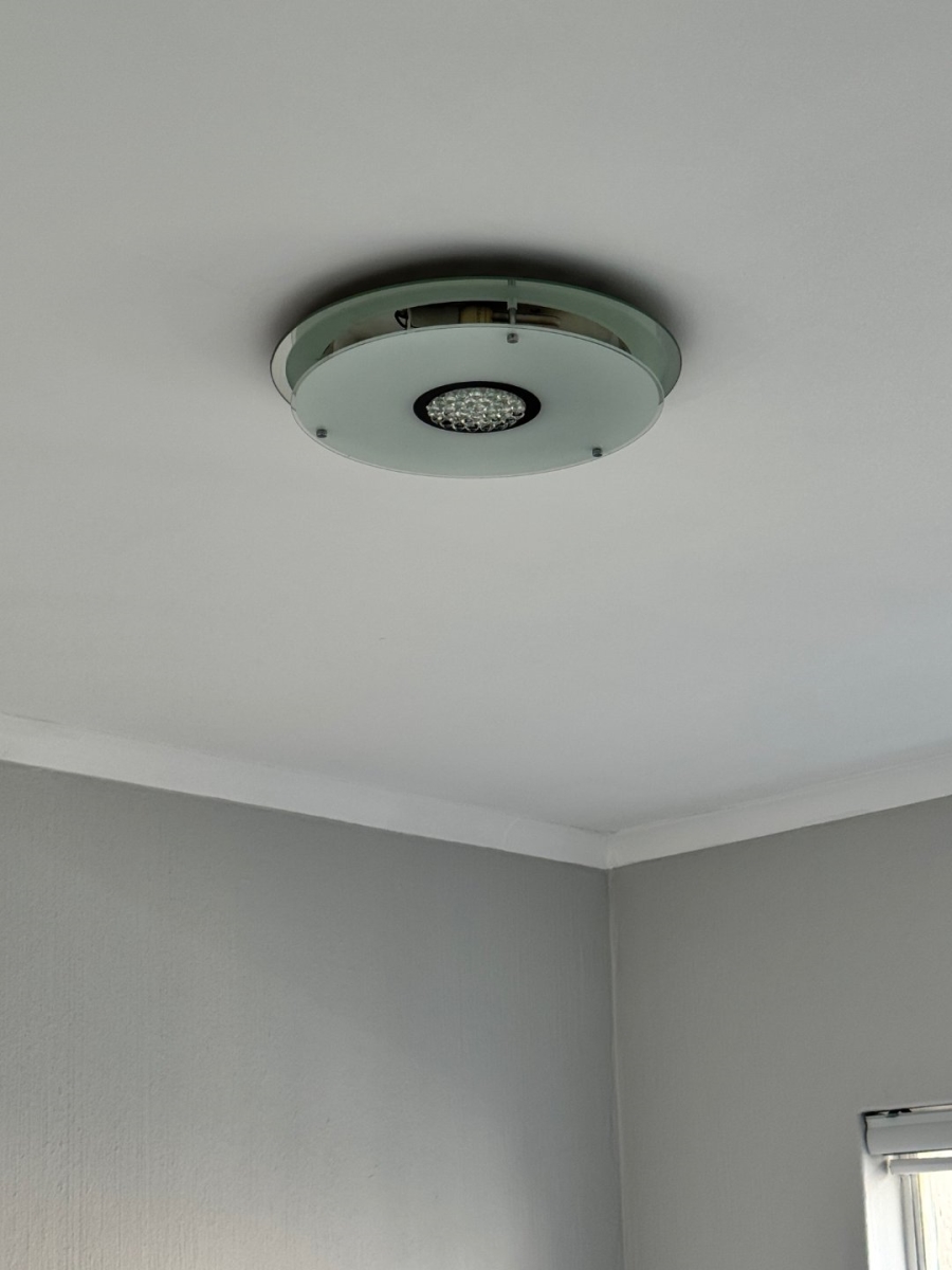 To Let 2 Bedroom Property for Rent in Vorna Valley Gauteng