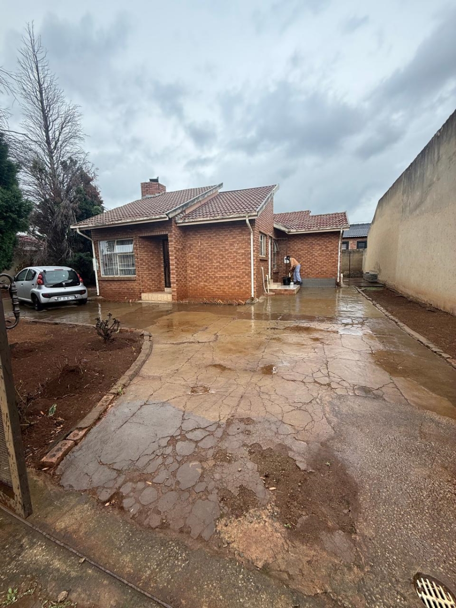 3 Bedroom Property for Sale in Spruit View Gauteng