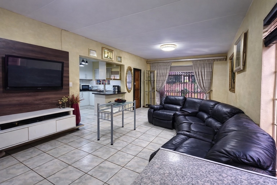 3 Bedroom Property for Sale in Heuwelsig Estate Gauteng