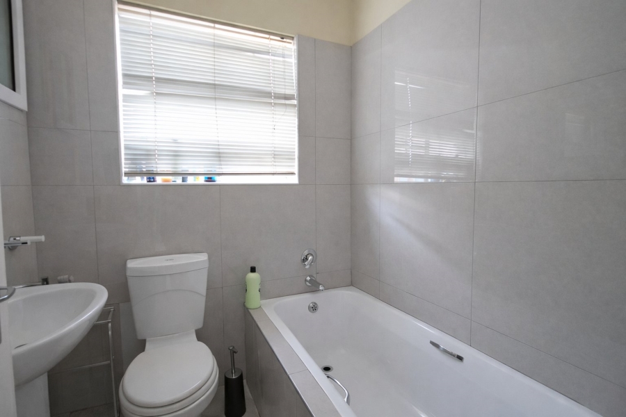 3 Bedroom Property for Sale in Heuwelsig Estate Gauteng