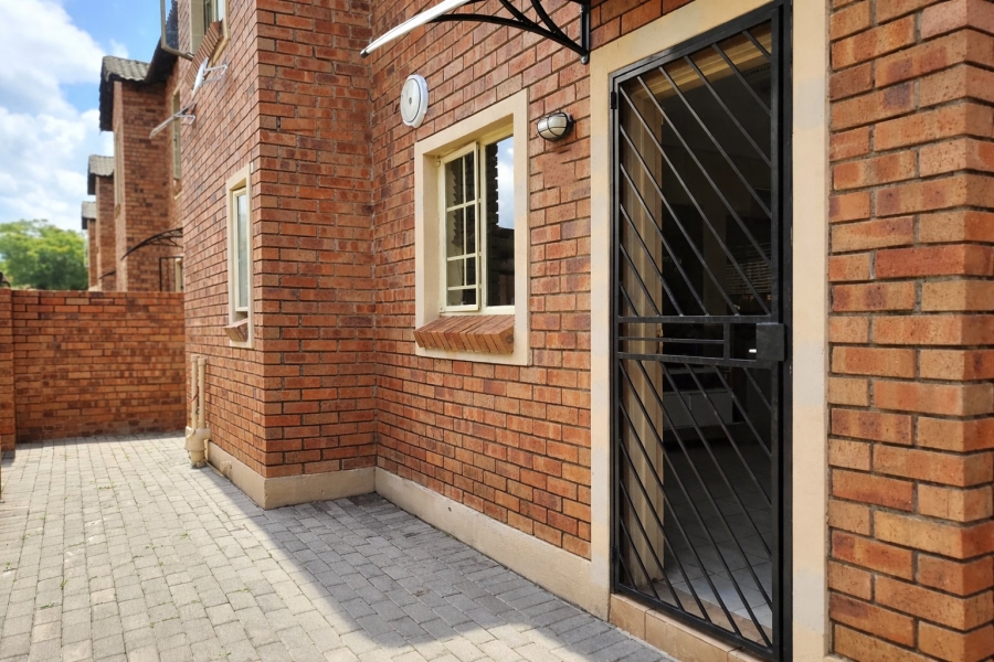 3 Bedroom Property for Sale in Heuwelsig Estate Gauteng