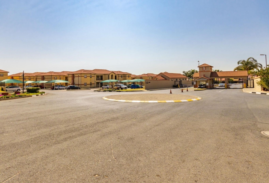 2 Bedroom Property for Sale in Ormonde View Gauteng