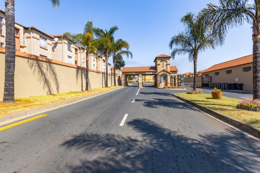 2 Bedroom Property for Sale in Ormonde View Gauteng