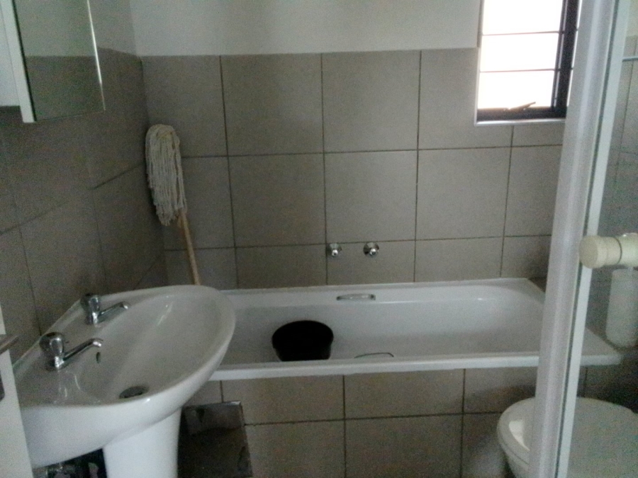 2 Bedroom Property for Sale in Ravenswood Gauteng