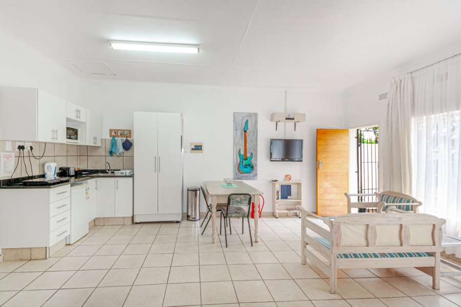 8 Bedroom Property for Sale in Hennopspark Gauteng