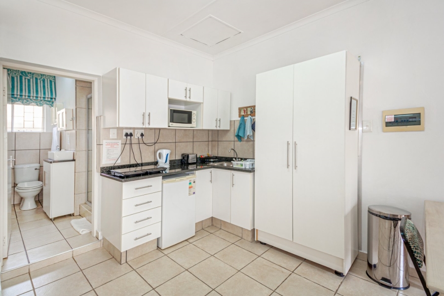 8 Bedroom Property for Sale in Hennopspark Gauteng