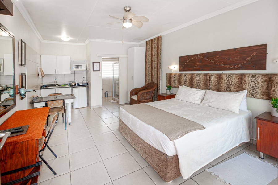 8 Bedroom Property for Sale in Hennopspark Gauteng