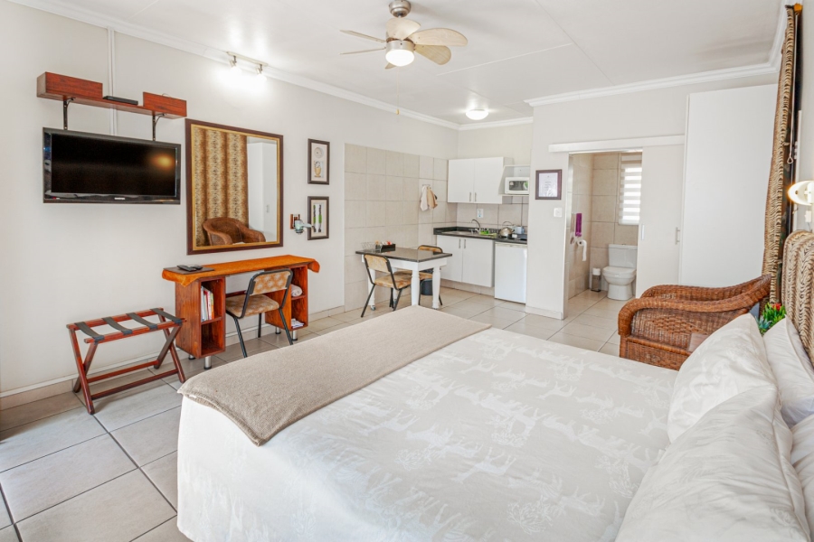 8 Bedroom Property for Sale in Hennopspark Gauteng