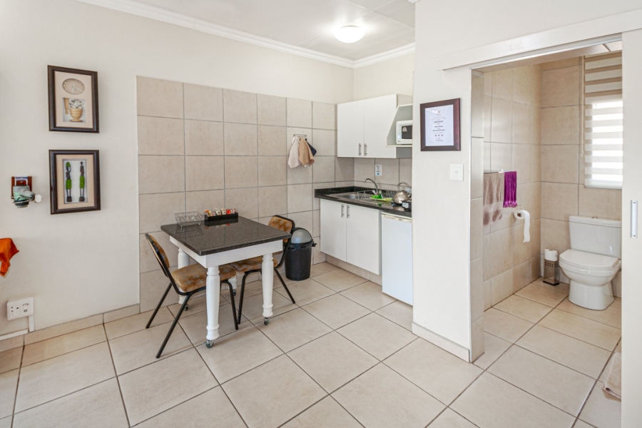 8 Bedroom Property for Sale in Hennopspark Gauteng