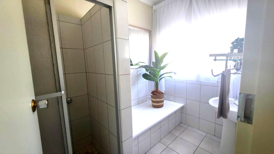 8 Bedroom Property for Sale in Hennopspark Gauteng
