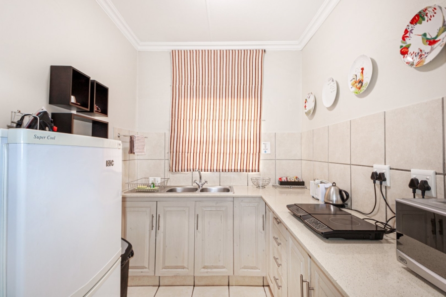 8 Bedroom Property for Sale in Hennopspark Gauteng