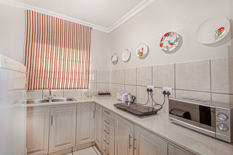 8 Bedroom Property for Sale in Hennopspark Gauteng