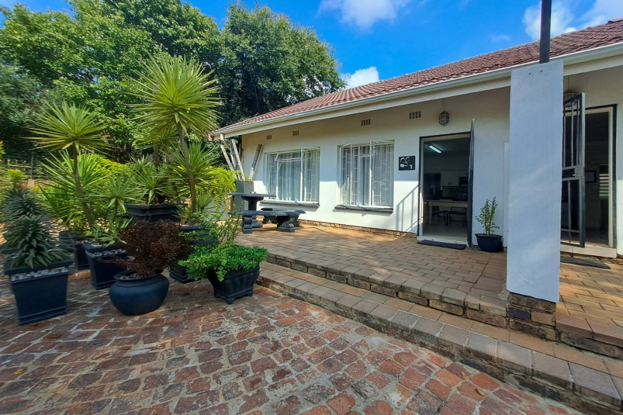 8 Bedroom Property for Sale in Hennopspark Gauteng