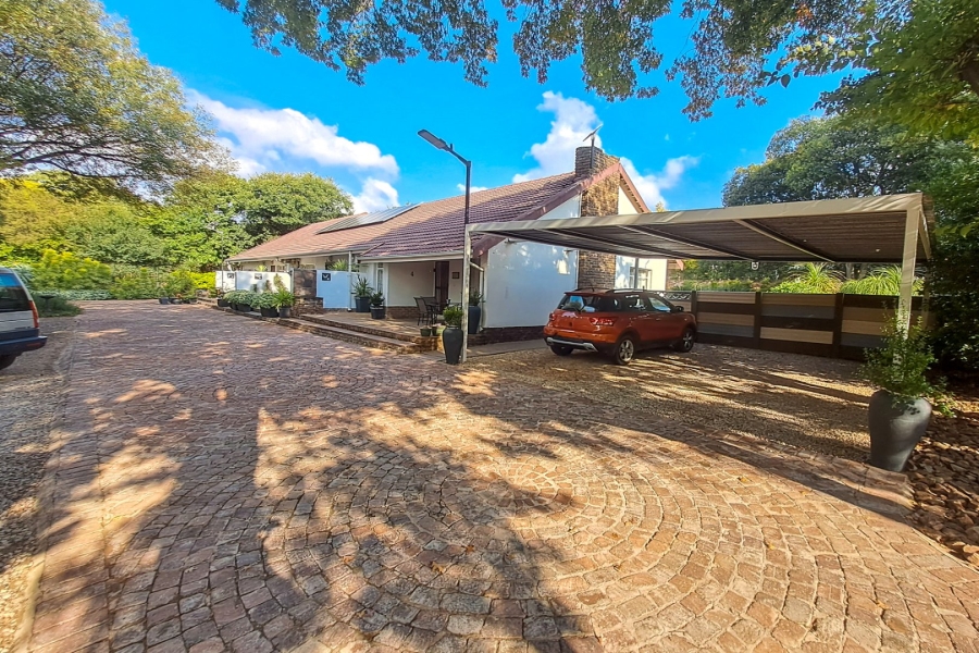 8 Bedroom Property for Sale in Hennopspark Gauteng