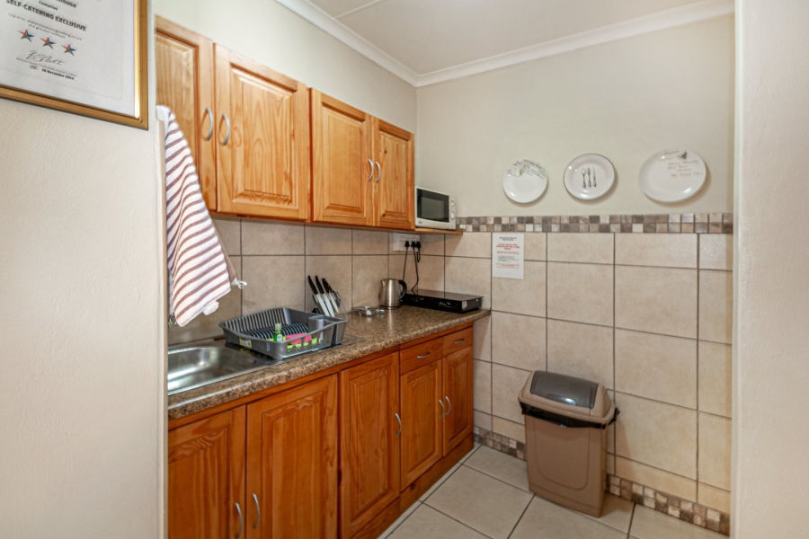 8 Bedroom Property for Sale in Hennopspark Gauteng