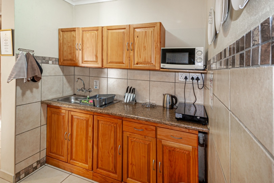 8 Bedroom Property for Sale in Hennopspark Gauteng