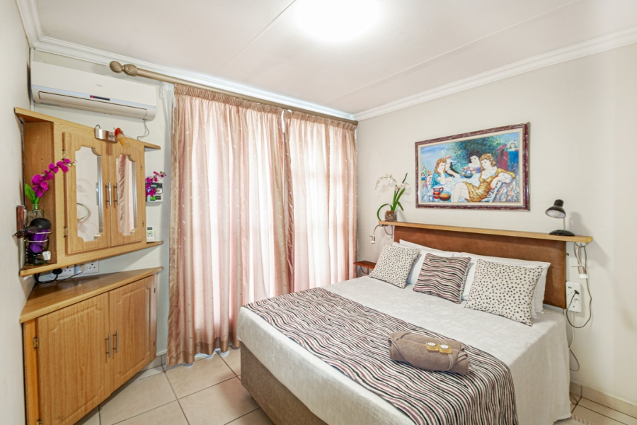 8 Bedroom Property for Sale in Hennopspark Gauteng