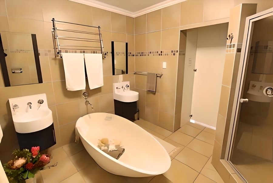 8 Bedroom Property for Sale in Hennopspark Gauteng