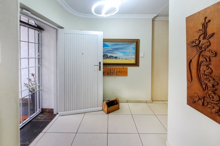 8 Bedroom Property for Sale in Hennopspark Gauteng