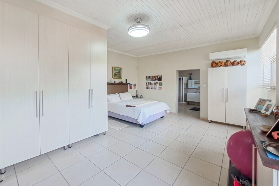 8 Bedroom Property for Sale in Hennopspark Gauteng