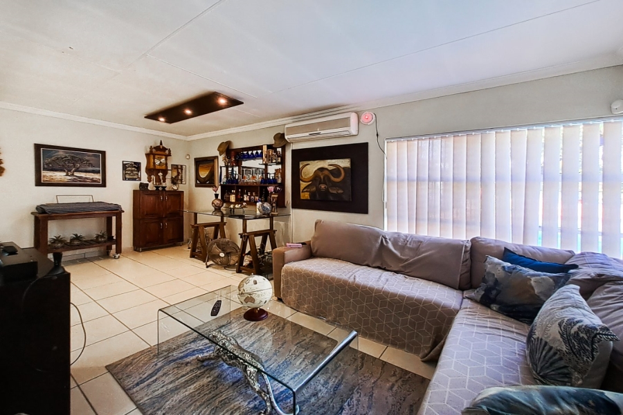 8 Bedroom Property for Sale in Hennopspark Gauteng