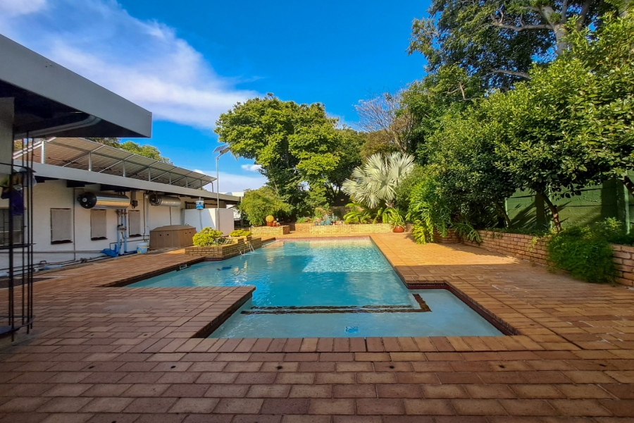 8 Bedroom Property for Sale in Hennopspark Gauteng