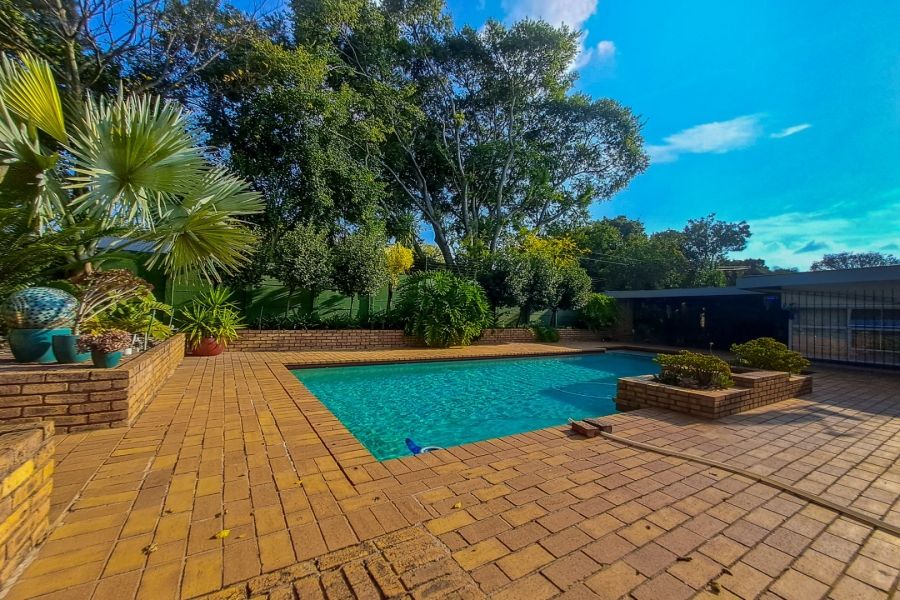 8 Bedroom Property for Sale in Hennopspark Gauteng