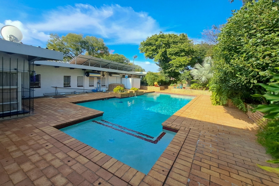 8 Bedroom Property for Sale in Hennopspark Gauteng