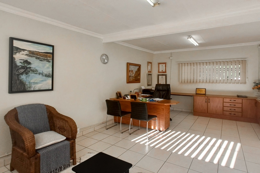 8 Bedroom Property for Sale in Hennopspark Gauteng