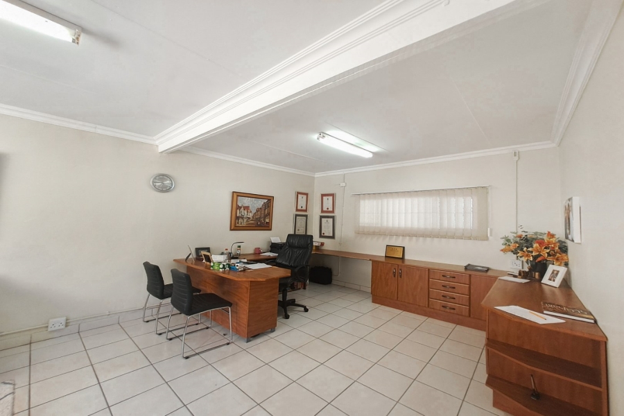 8 Bedroom Property for Sale in Hennopspark Gauteng