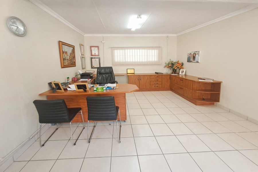 8 Bedroom Property for Sale in Hennopspark Gauteng