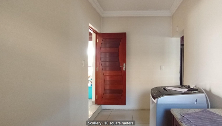  Bedroom Property for Sale in Kosmosdal Gauteng