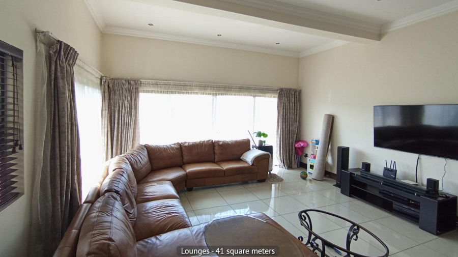  Bedroom Property for Sale in Kosmosdal Gauteng