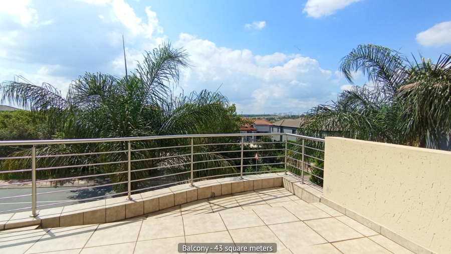  Bedroom Property for Sale in Kosmosdal Gauteng