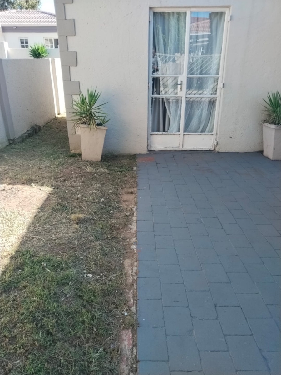 To Let 3 Bedroom Property for Rent in Noordwyk Gauteng