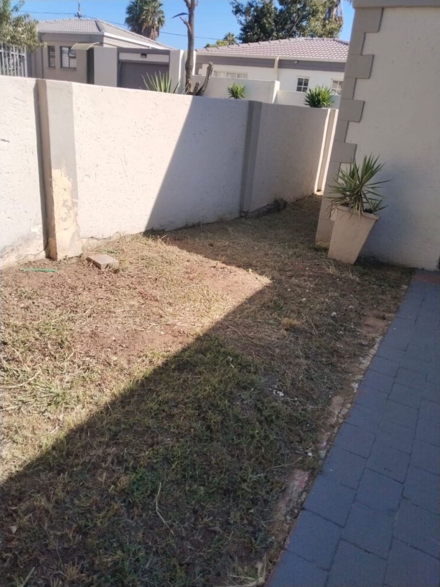 To Let 3 Bedroom Property for Rent in Noordwyk Gauteng